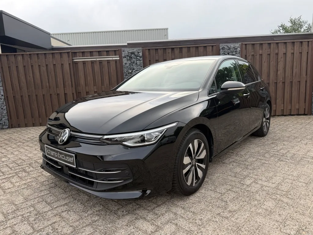 Volkswagen Golf (2025) — foto 1