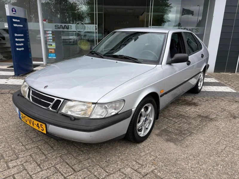 Saab 900 (1997) — foto 1