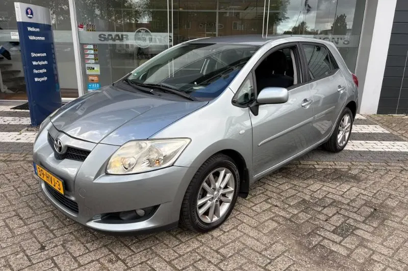 Toyota Auris (2009)