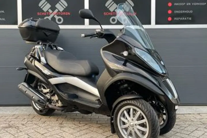 Piaggio MP3 400 (2009)
