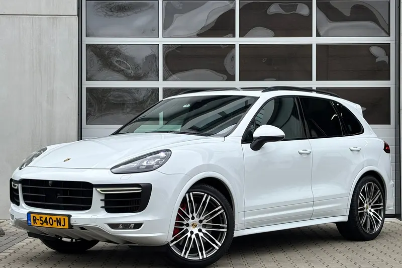 Porsche Cayenne (2016)