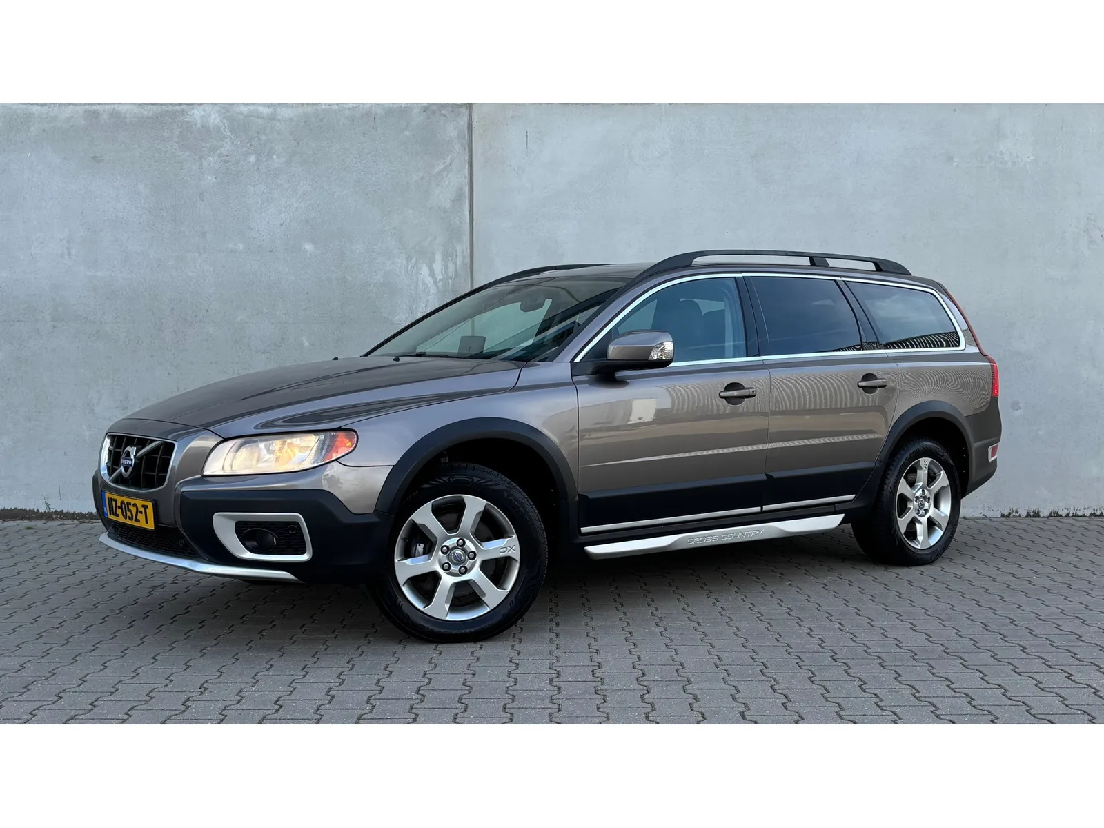 Volvo XC70 (2009) — foto 1