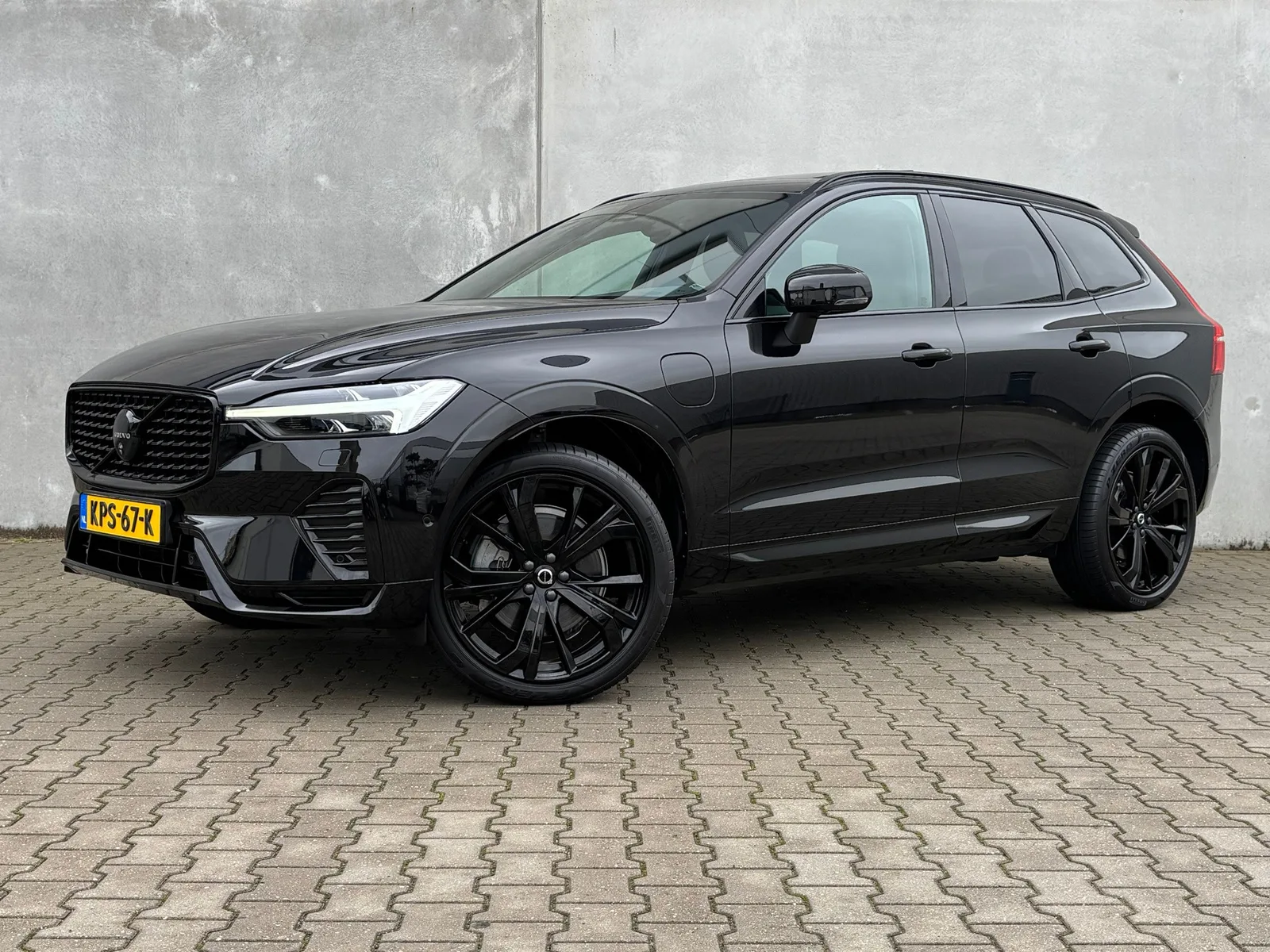 Volvo XC60 (2024) — foto 1