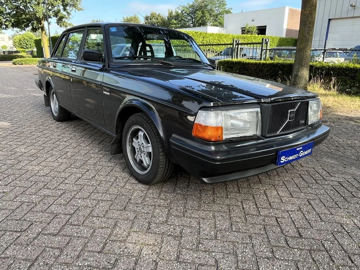 Volvo 240 (1983) — foto 1
