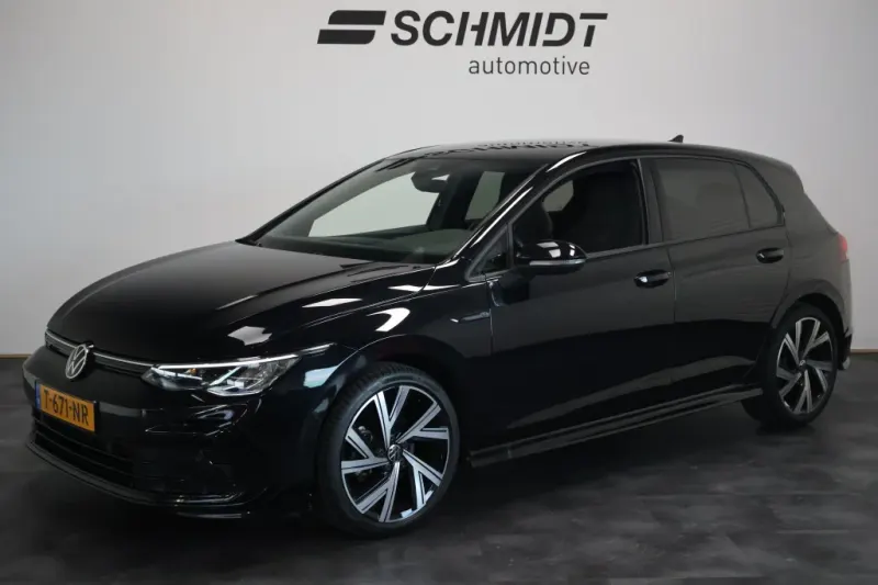 Volkswagen Golf (2023)