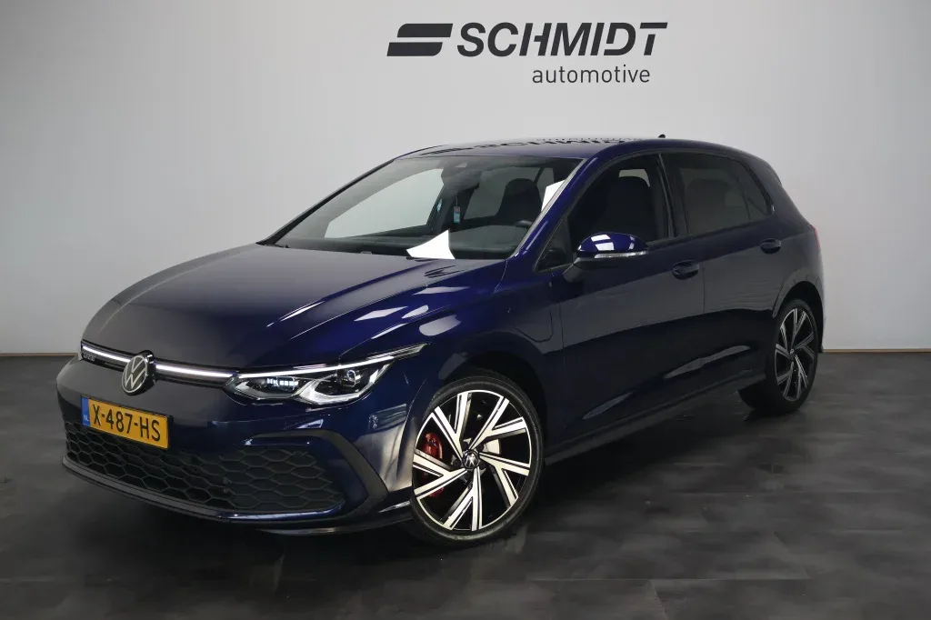 Volkswagen Golf (2023) — foto 1