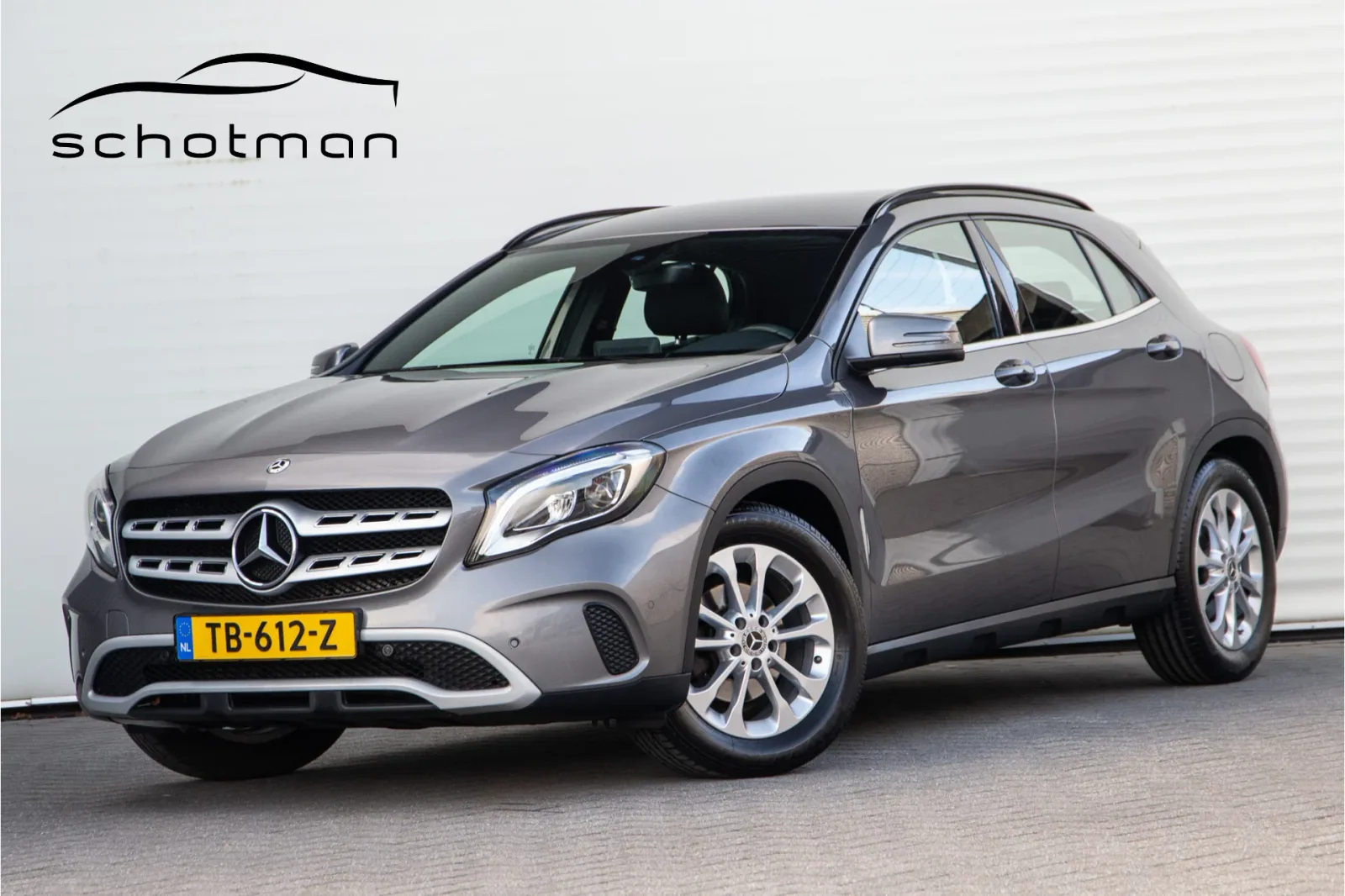 Mercedes-Benz GLA (2018) — foto 1