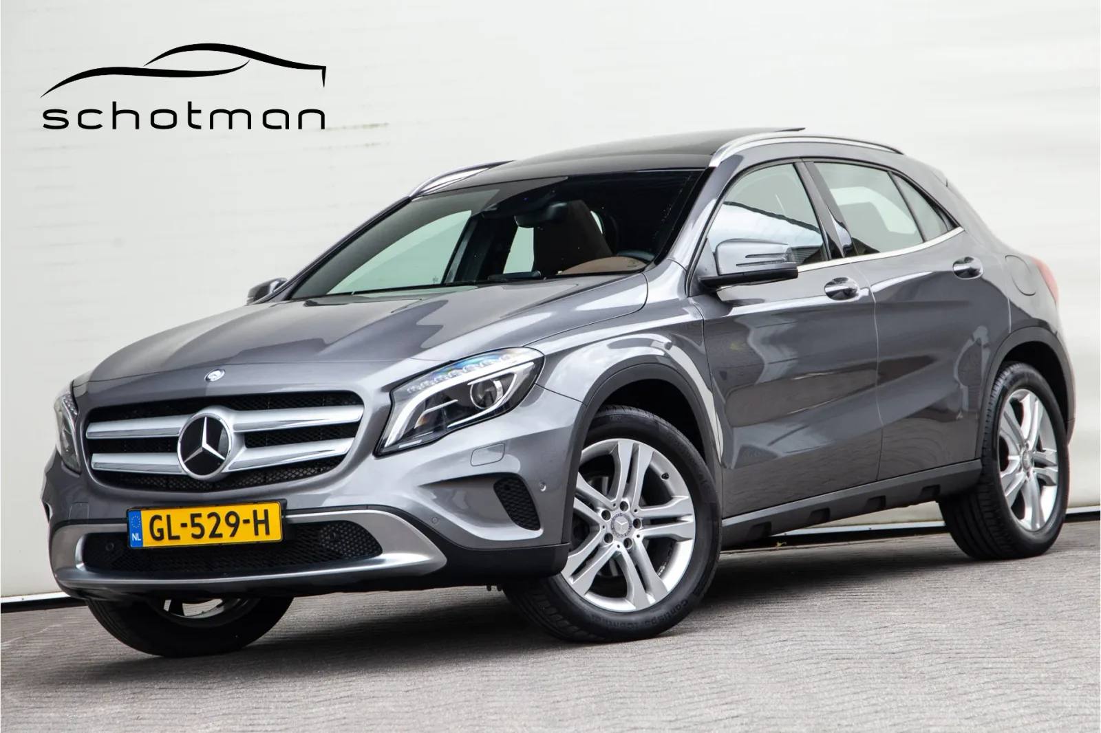 Mercedes-Benz GLA (2015) — foto 1