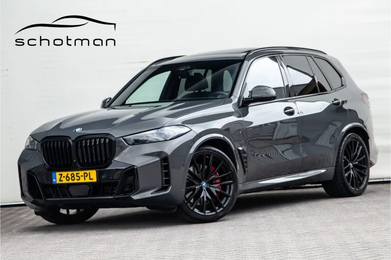 BMW X5 (2023)