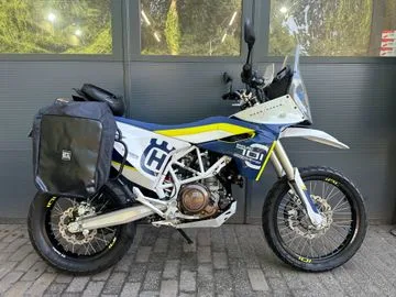 Husqvarna 701 Enduro (2017) — foto 1