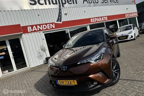 Toyota C-HR (2018) — foto 1