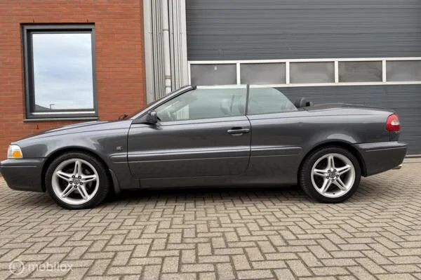 Volvo C70 (2015) — foto 1