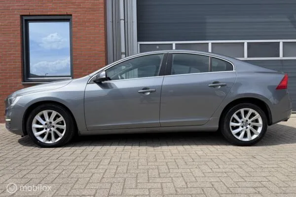Volvo S60 (2016) — foto 1