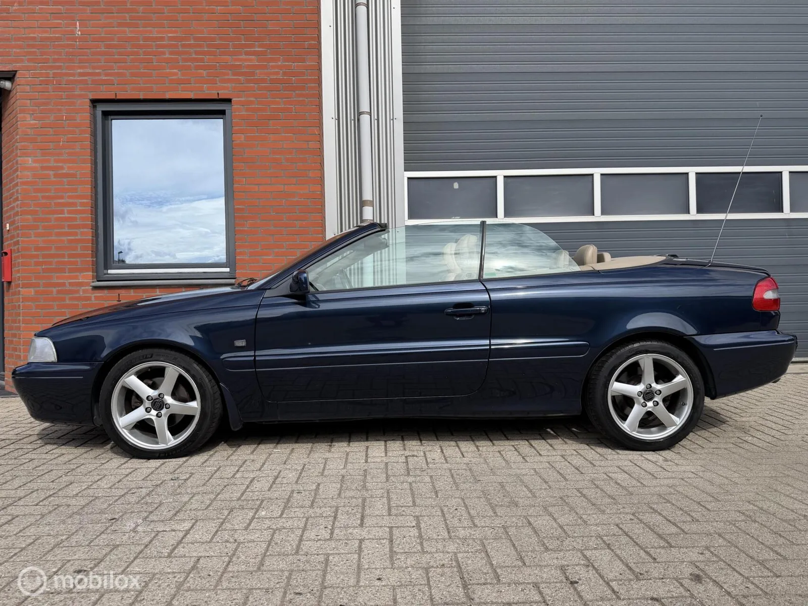 Volvo C70 (2003) — foto 1