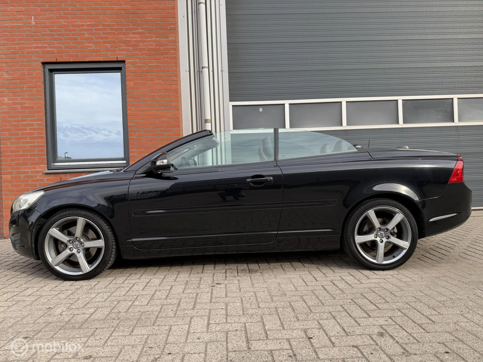 Volvo C70 (2010) — foto 1
