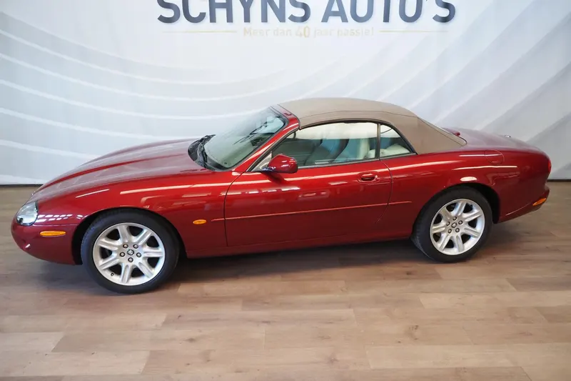 Jaguar XKR (1998)