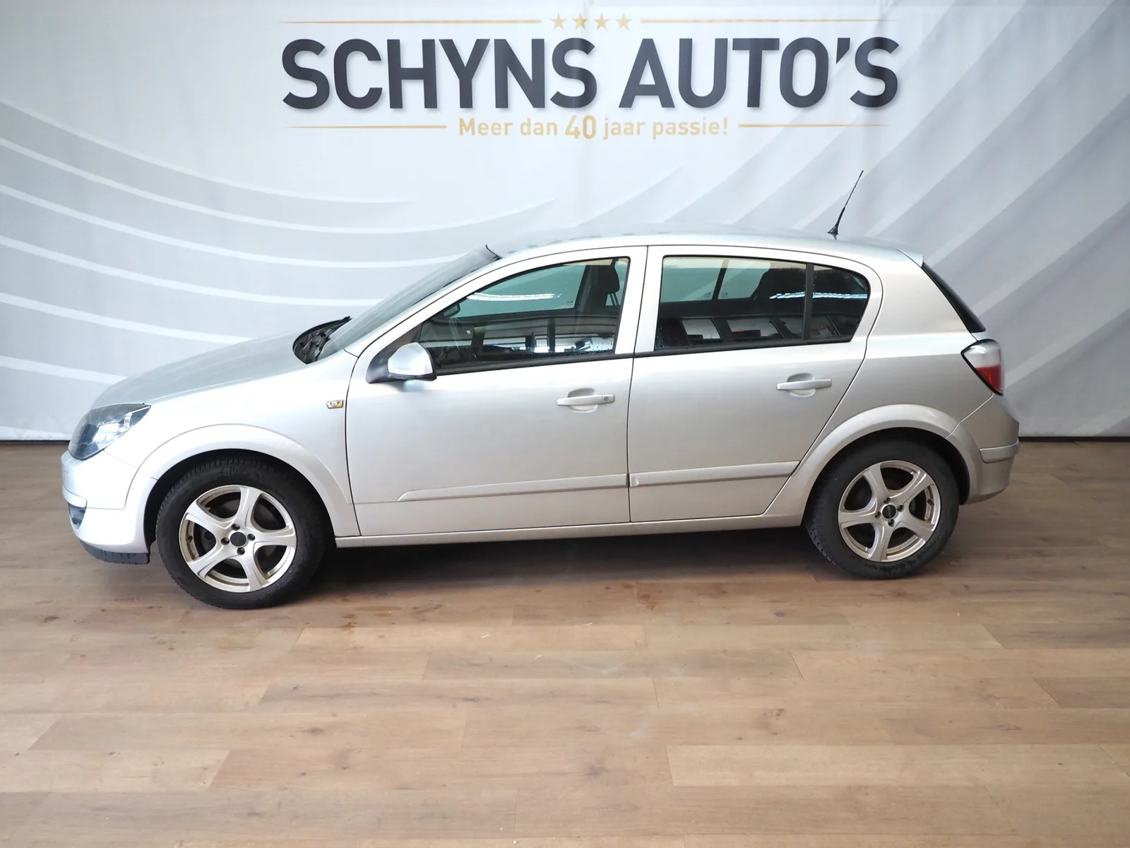 Opel Astra (2005) — foto 1