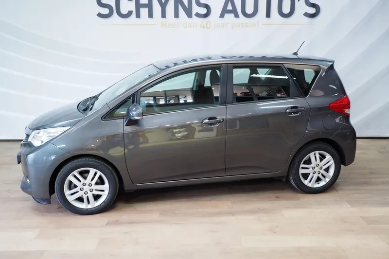 Subaru Trezia (2011)