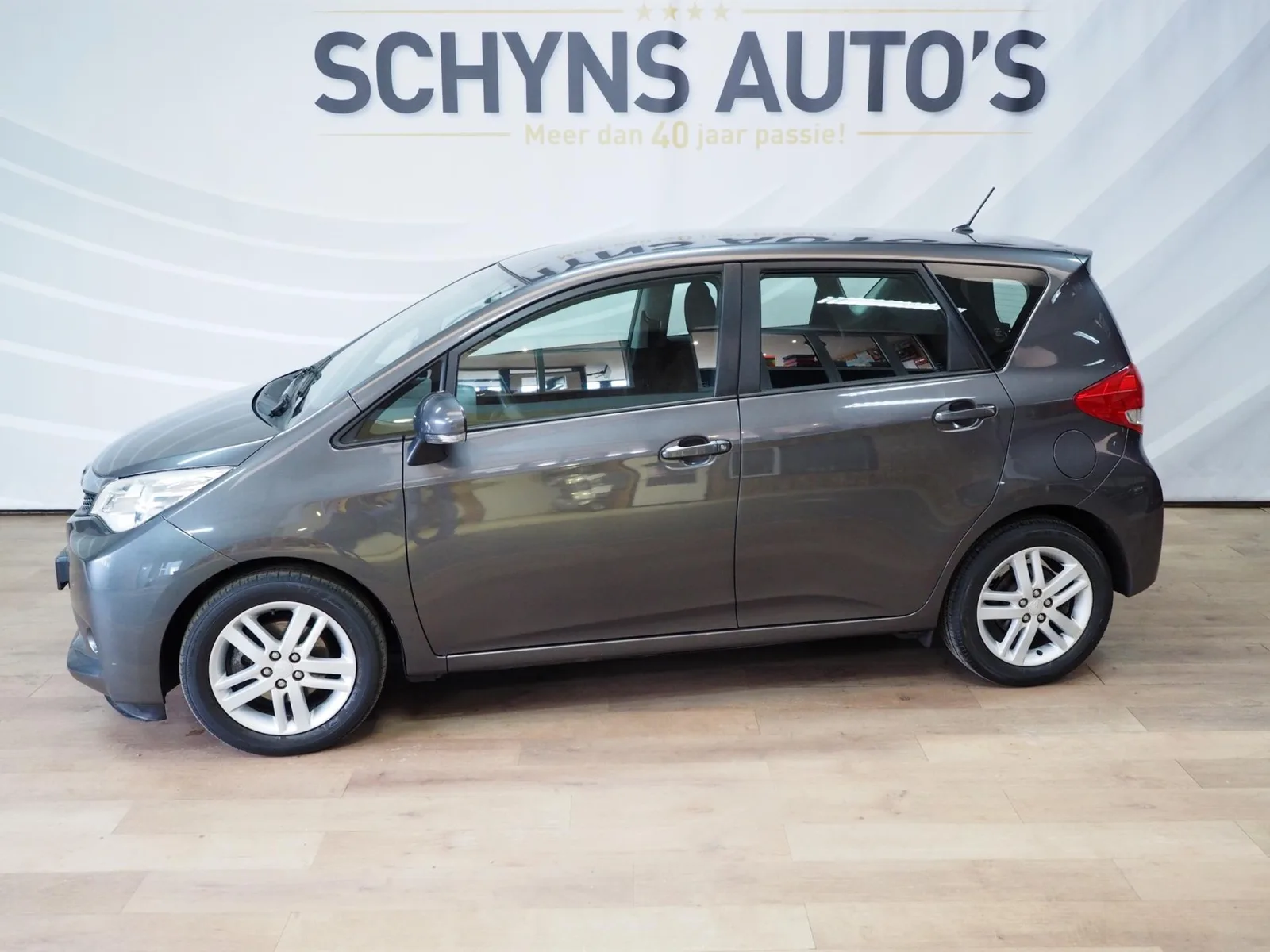 Subaru Trezia (2011) — foto 1