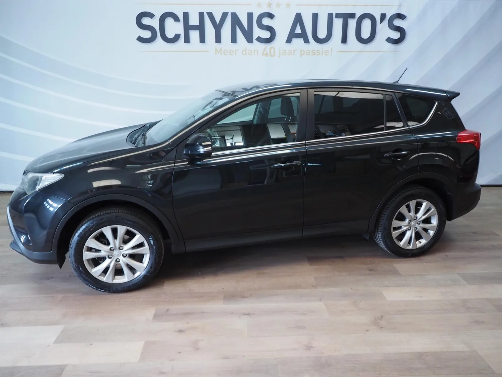 Toyota RAV4 (2013) — foto 1