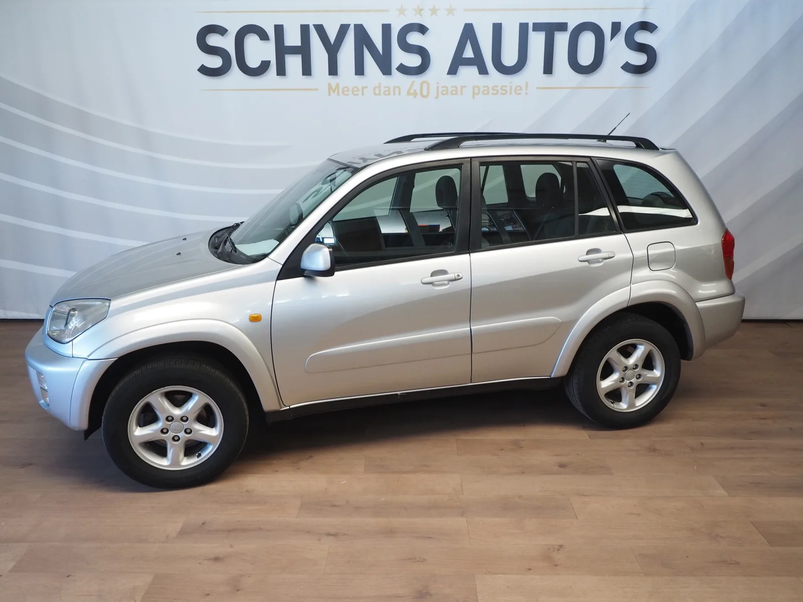 Toyota RAV4 (2002) — foto 1