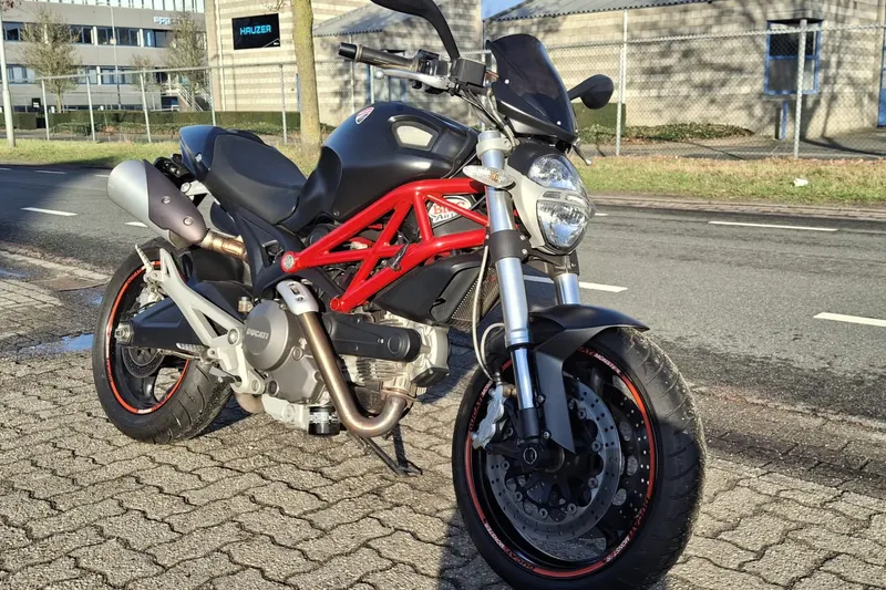 Ducati Monster 696 (2009)