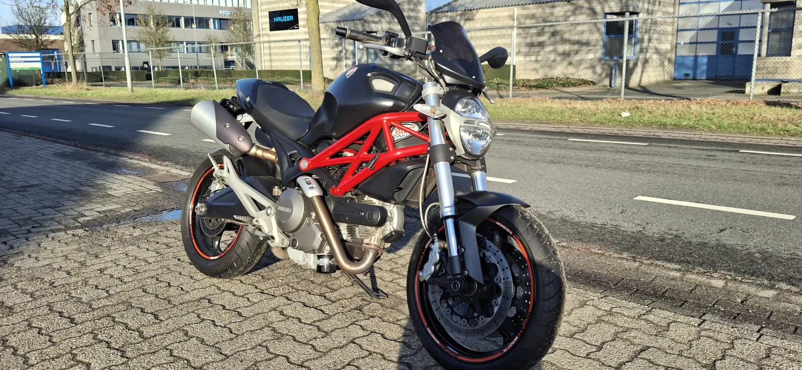 Ducati Monster 696 (2009) — foto 1