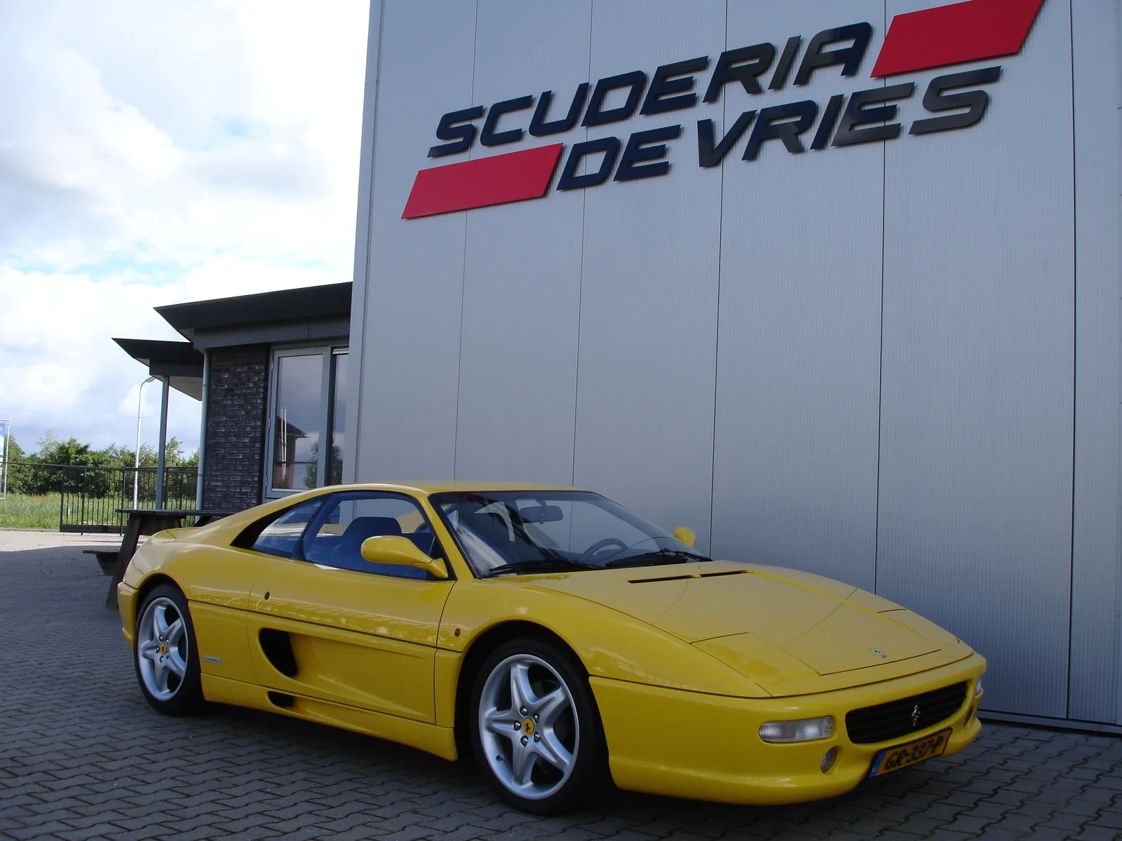 Ferrari F355 (2001) — foto 1