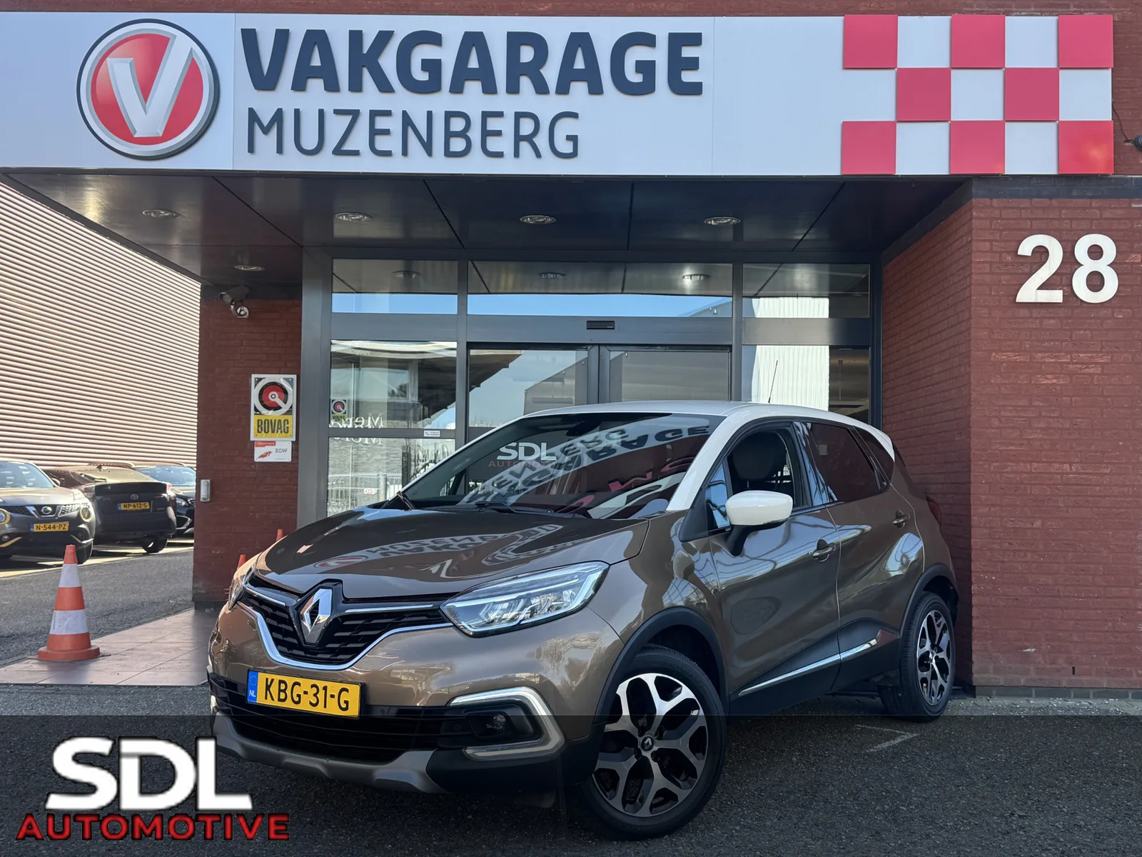Renault Captur (2018) — foto 1