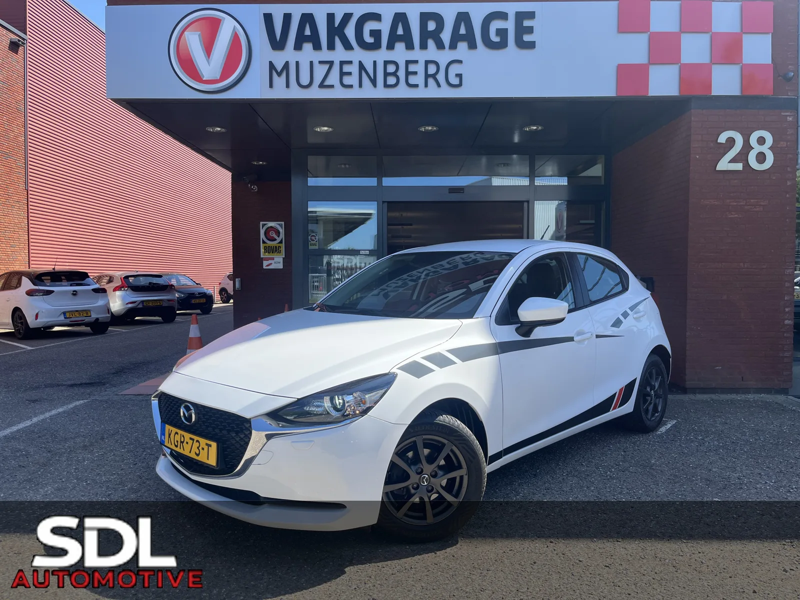 Mazda 2 (2021) — foto 1