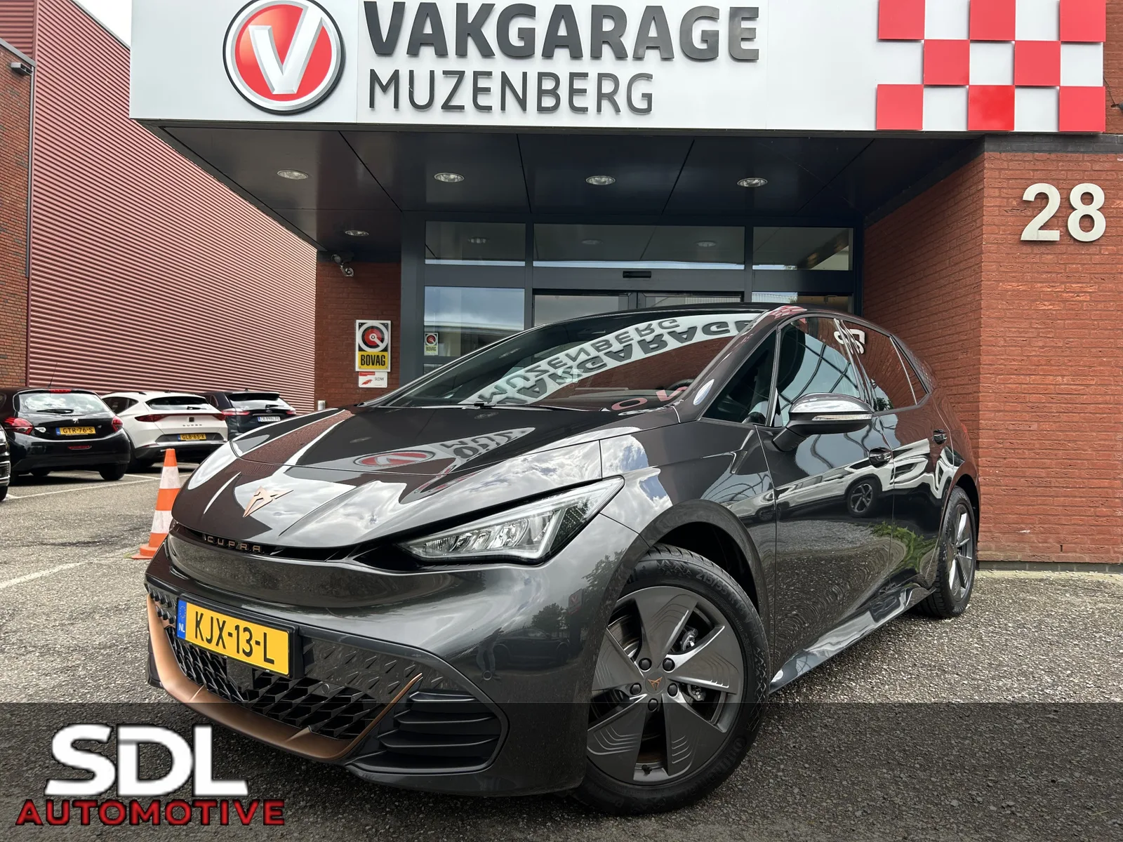 CUPRA Born (2024) — foto 1