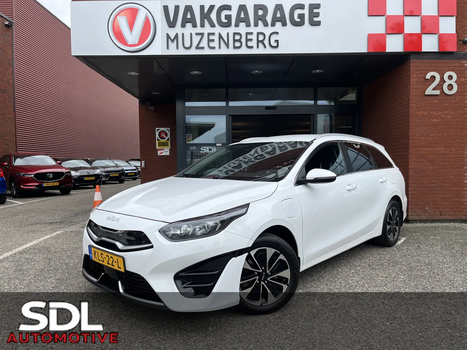 Kia Ceed Sportswagon (2023) — foto 1