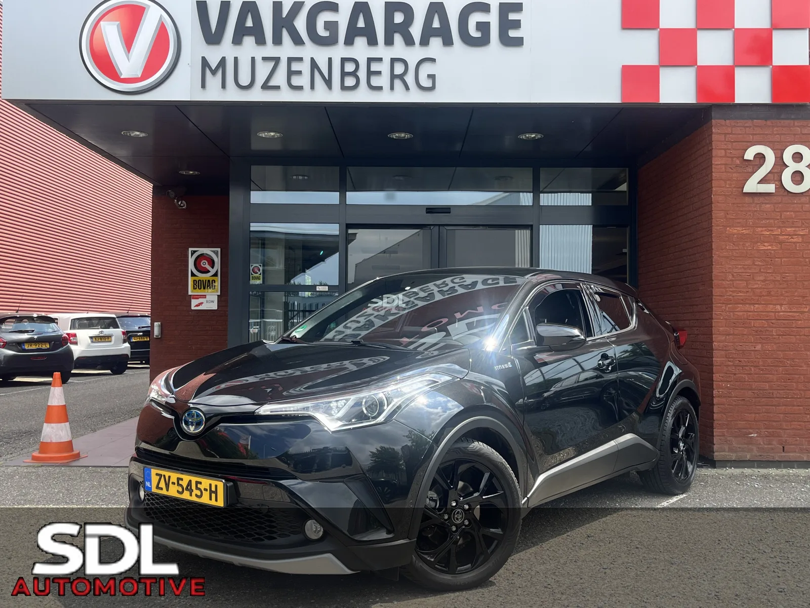 Toyota C-HR (2019) — foto 1