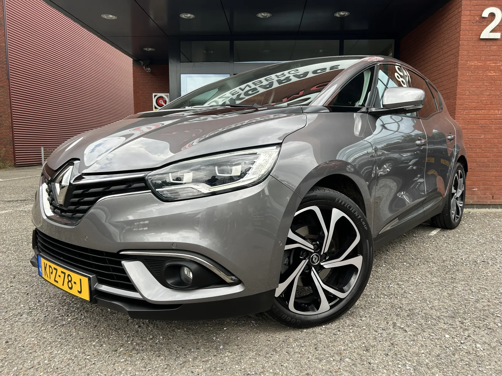 Renault Scénic (2017) — foto 1