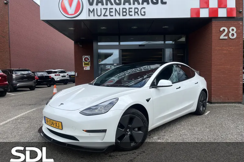 Tesla Model 3 (2021)