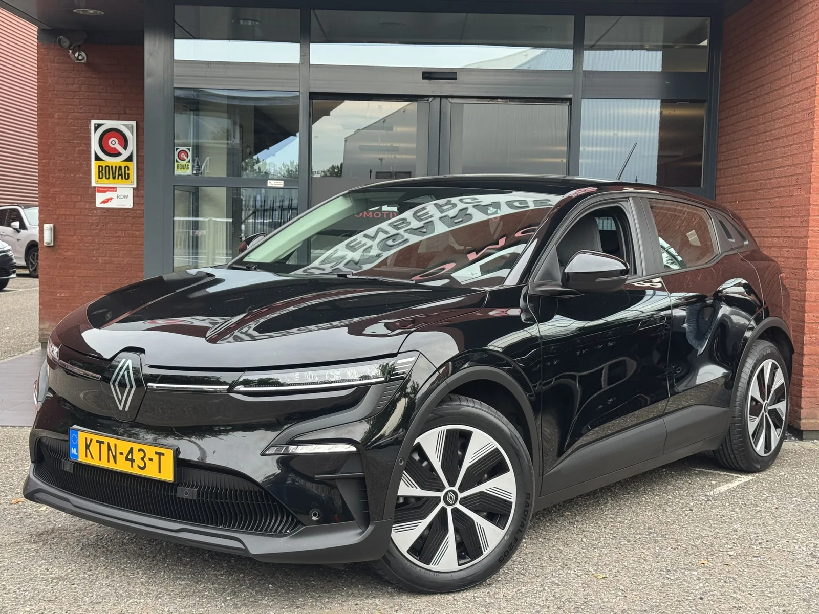 Renault Mégane (2023) — foto 1