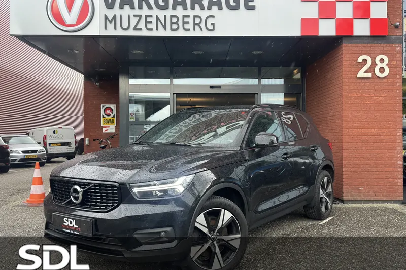 Volvo XC40 (2022)