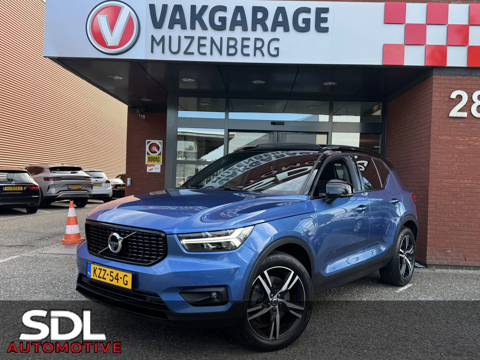 Volvo XC40 (2021) — foto 1