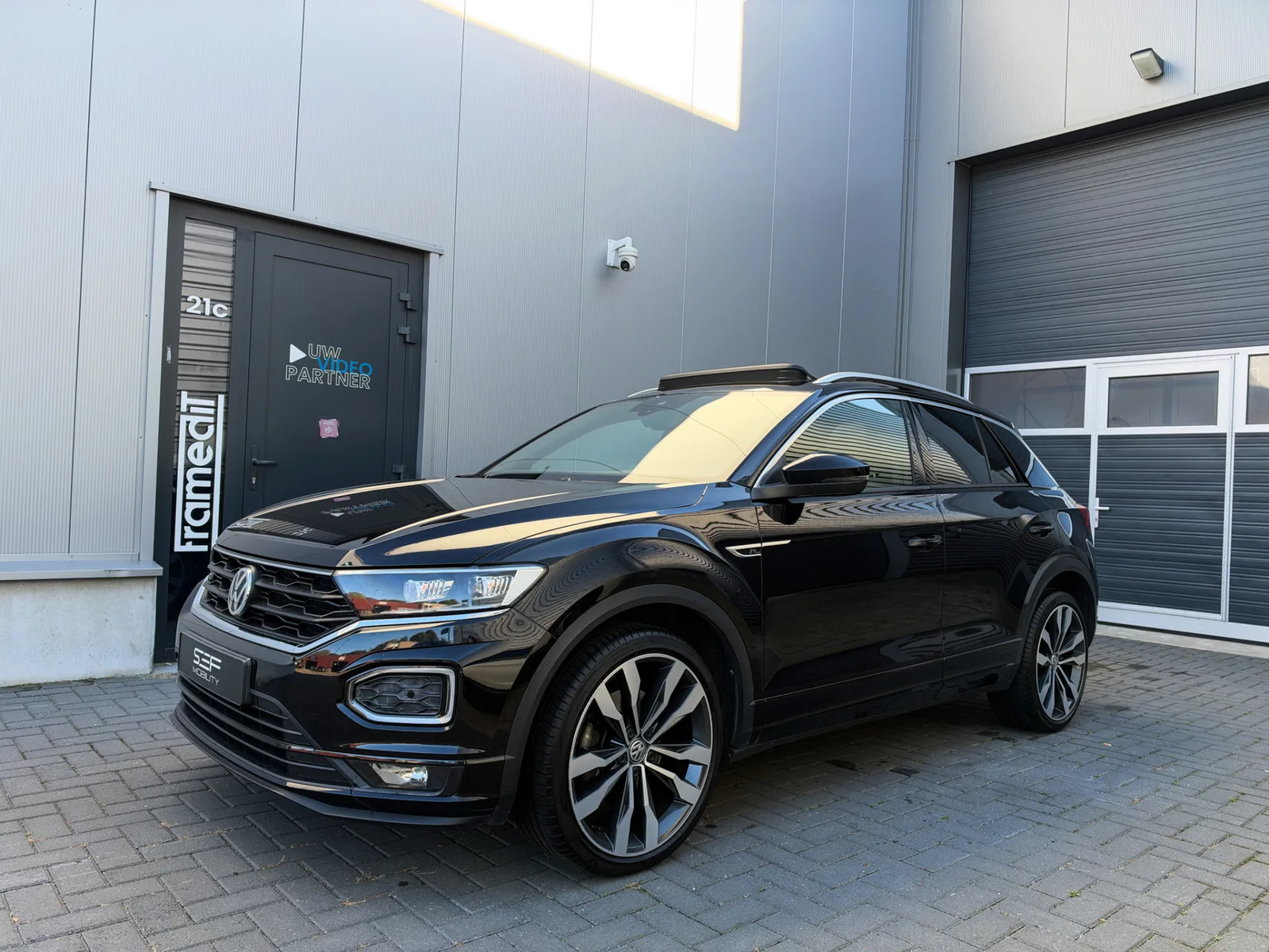Volkswagen T-Roc (2019) — foto 1