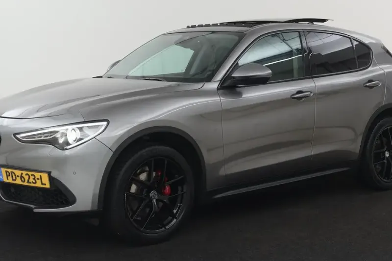 Alfa Romeo Stelvio (2017)