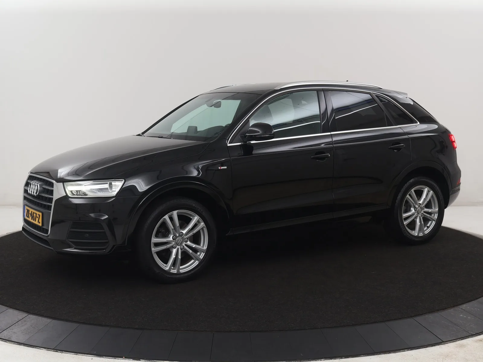 Audi Q3 (2015) — foto 1
