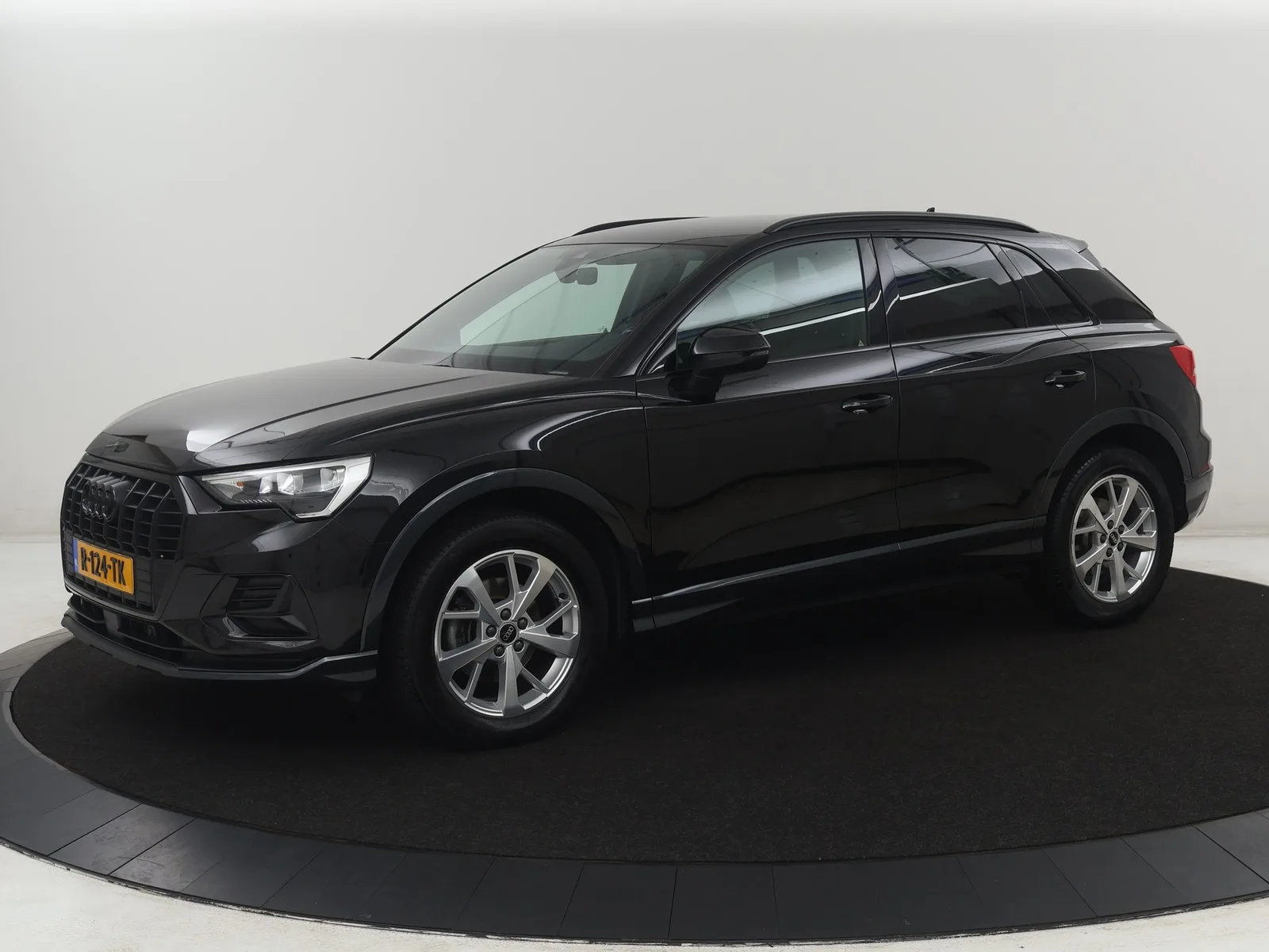 Audi Q3 (2022) — foto 1