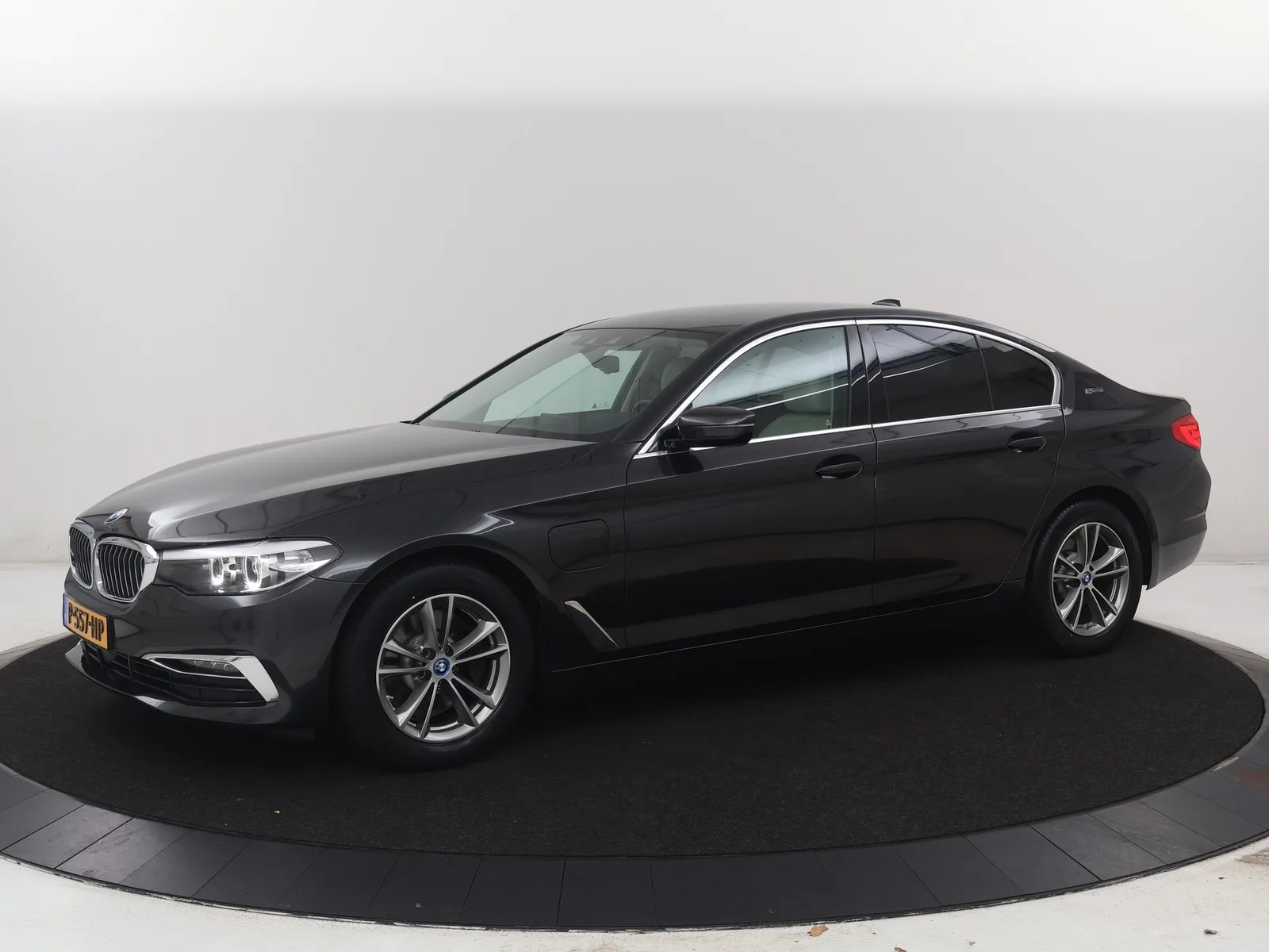BMW 5-Serie (2019) — foto 1