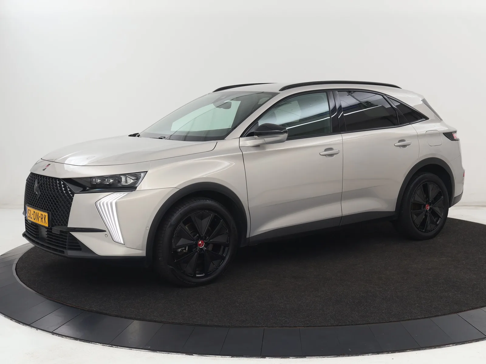 DS 7 (2023) — foto 1