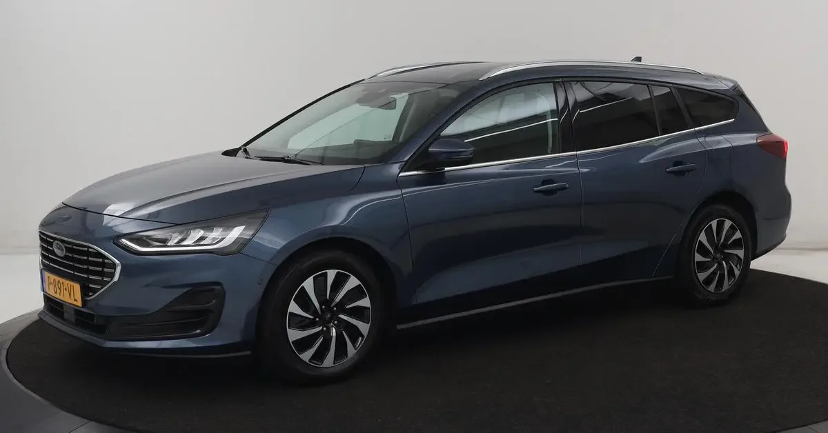 Ford Focus (2022) — foto 1