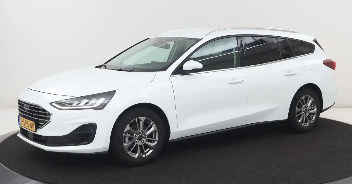 Ford Focus (2023) — foto 1