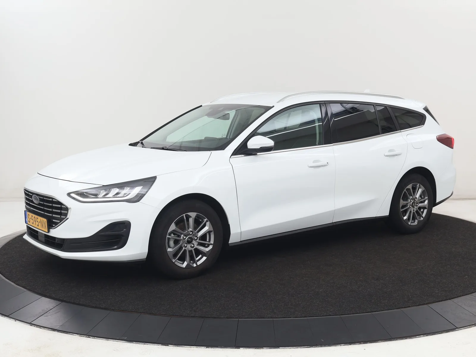 Ford Focus (2023) — foto 1