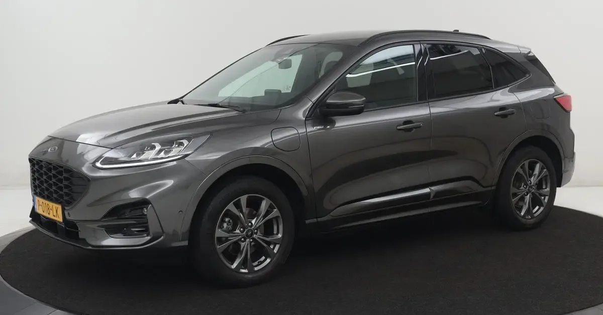 Ford Kuga (2022) — foto 1