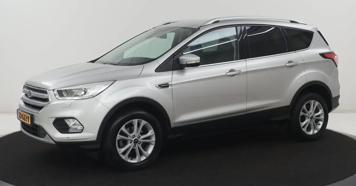 Ford Kuga (2017) — foto 1