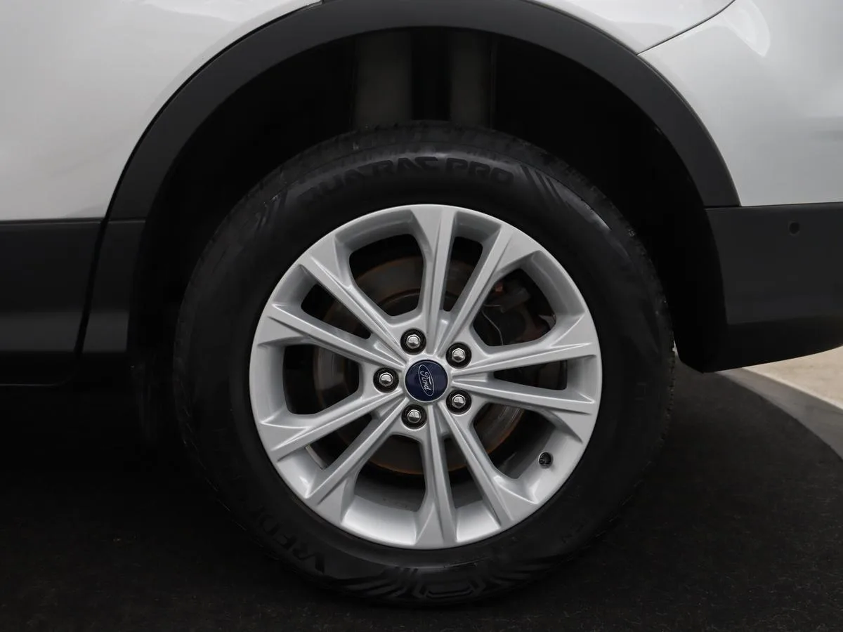 Ford Kuga (2017) — foto 1